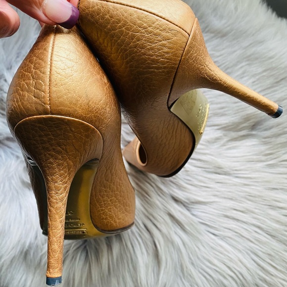 Gold Dolce & Gabbana Textured Pumps - Picture 4 of 9